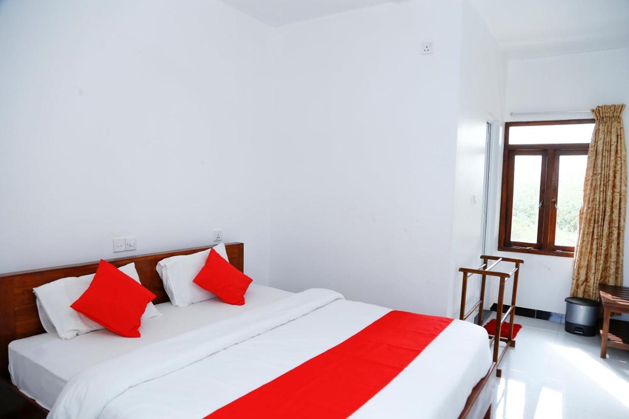 Sea Lagoon Beach Hotel Trincomalee Dış mekan fotoğraf