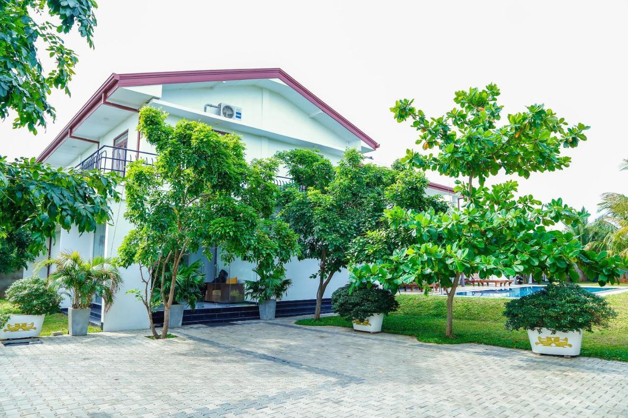 Sea Lagoon Beach Hotel Trincomalee Dış mekan fotoğraf